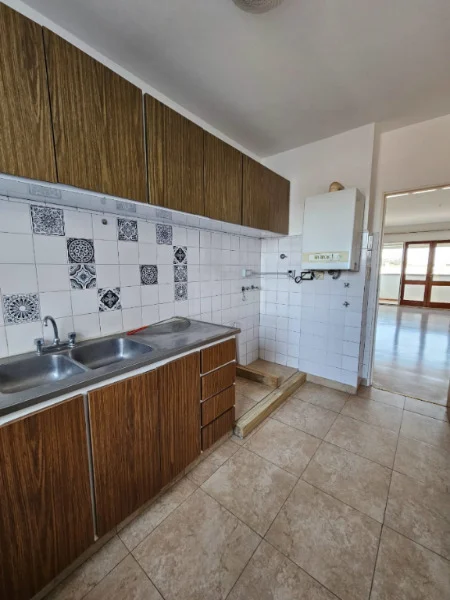 Departamentos, pisos y semipisos en Alquiler — Larrea 3200