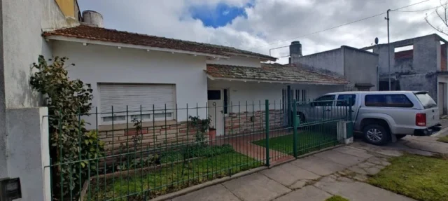 Casas, chalets en Venta — Federico Rauch 1485