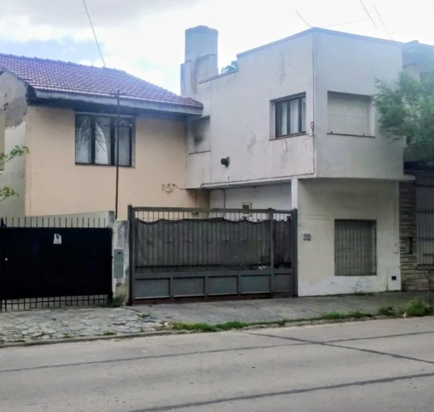 Casas, chalets en Venta — Rivadavia 4500