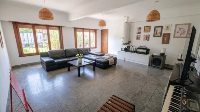 Casas, chalets en Venta — Strobel 5800