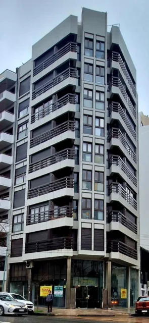 Departamentos, pisos y semipisos en Venta — San Luis 2300