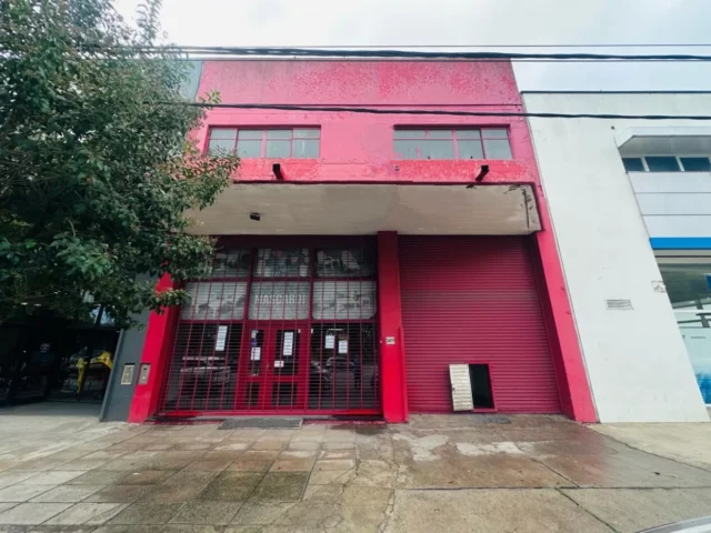 Locales en Alquiler — Av.J.B.Justo 3400