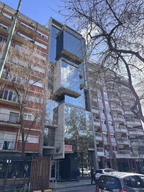 Oficinas en Venta — hipolito yrigoyen 2281