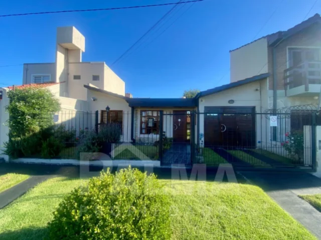 Casas, chalets en Venta — Cataluña 5400