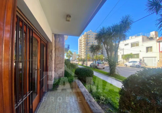 Departamentos, pisos y semipisos en Venta — Av. Colón 1012