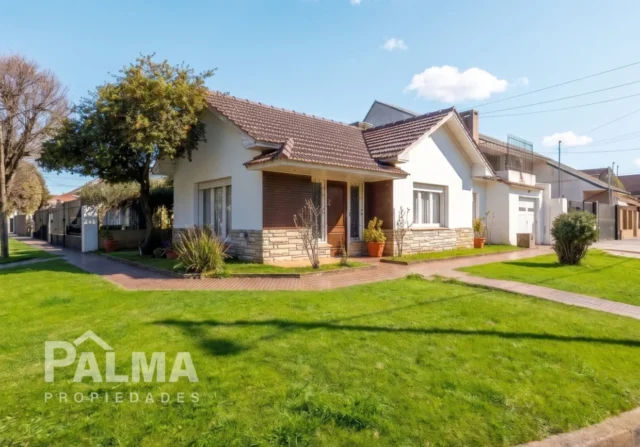Casas, chalets en Venta — Libres del Sur 703