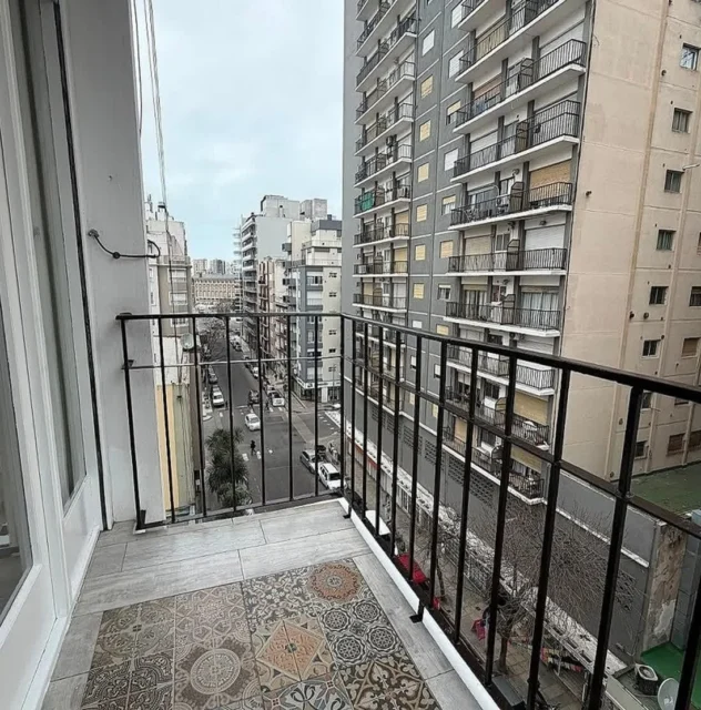 Departamentos, pisos y semipisos en Venta — Moreno al 2200