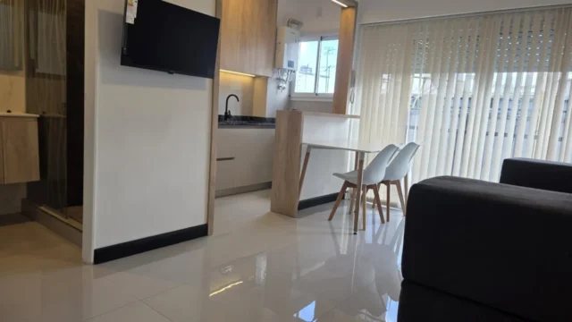 Departamentos, pisos y semipisos en Venta — Moreno 2200