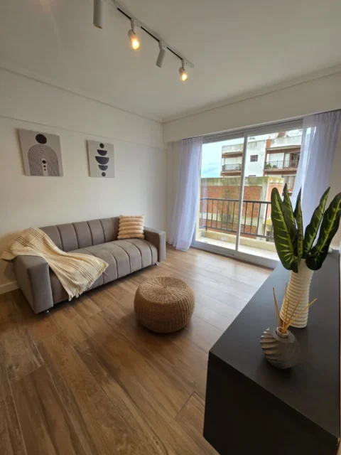 Departamentos, pisos y semipisos en Venta — Corrientes al 2400