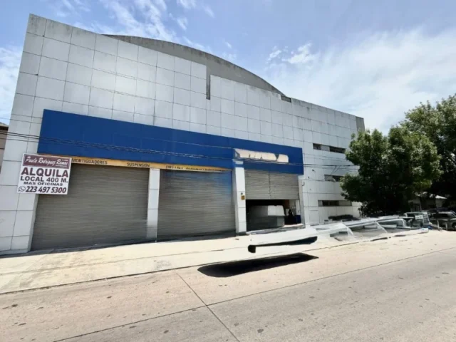 Locales en Alquiler — Av. Champagnat 2000