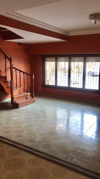 Casas, chalets en Venta — Funes 547