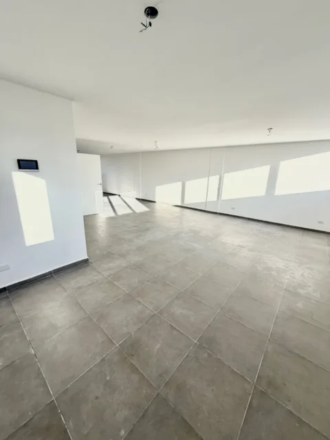 Oficinas en Alquiler — Alberti 2965