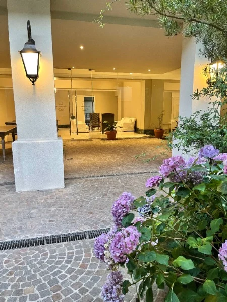 Departamentos, pisos y semipisos en Venta — Sarmiento 3200