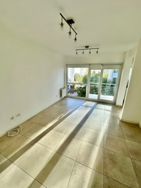 Departamentos, pisos y semipisos en Alquiler — Catamarca 2200