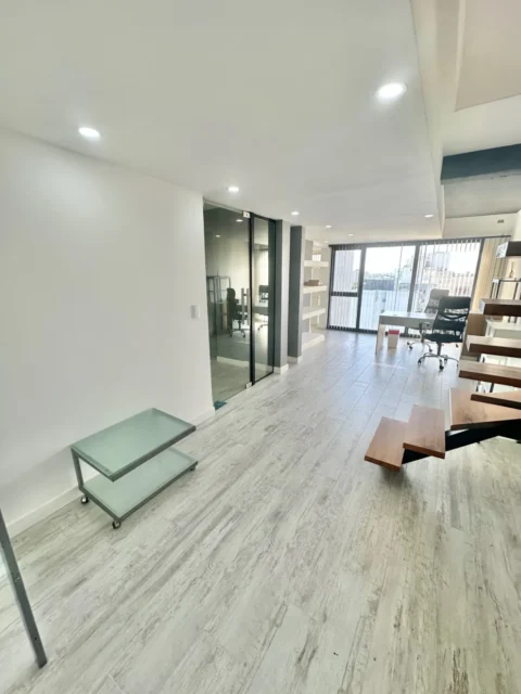Oficinas en Alquiler — La Rioja 2200