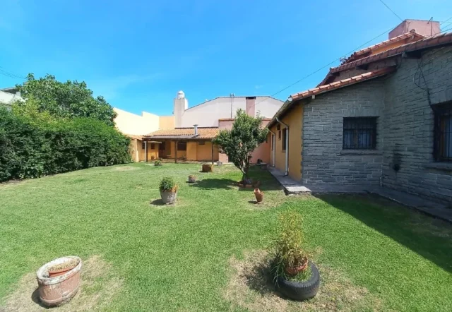 Casas, chalets en Venta — Rosales 2586