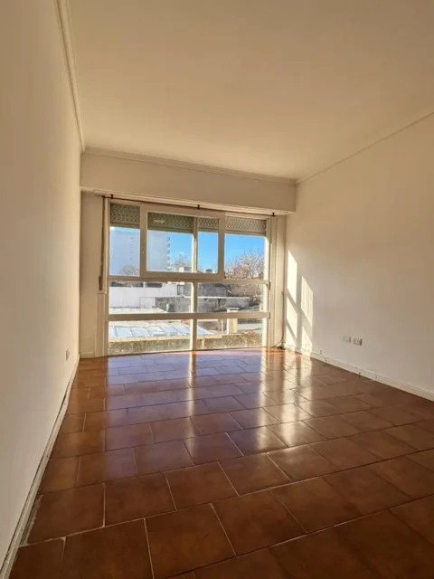 Departamentos, pisos y semipisos en Venta — Alvarado 2921
