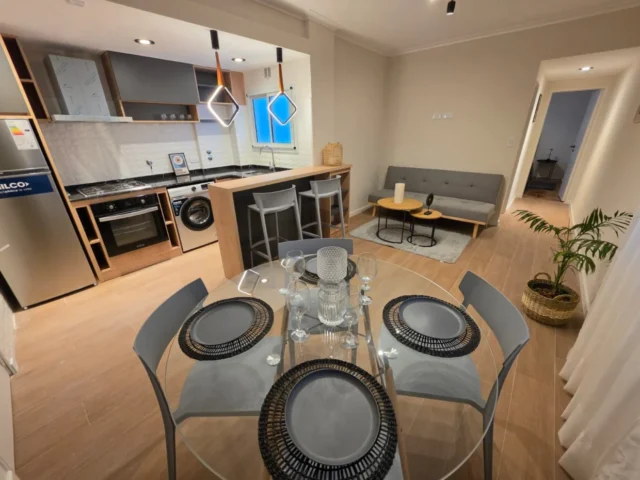 Departamentos, pisos y semipisos en Venta — Almirante Brown 2351