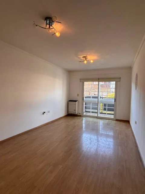 Departamentos, pisos y semipisos en Alquiler — Lamadrid 3200