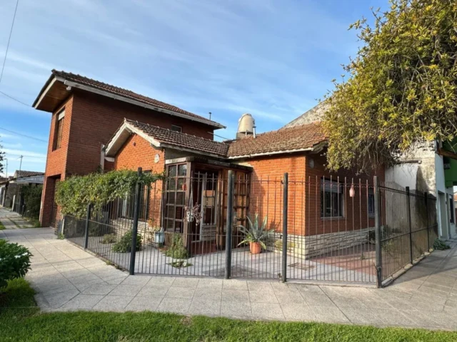Casas, chalets en Venta — Zona Villa Primera