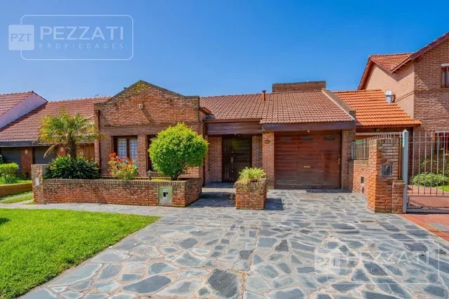Casas, chalets en Venta — Zona Parque Luro