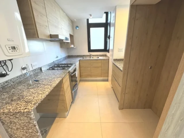 Departamentos, pisos y semipisos en Venta — Colon 3000