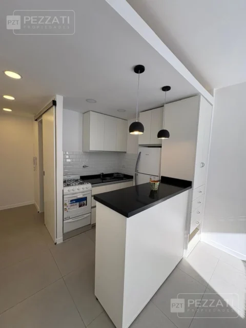 Departamentos, pisos y semipisos en Venta — Sarmiento 2500