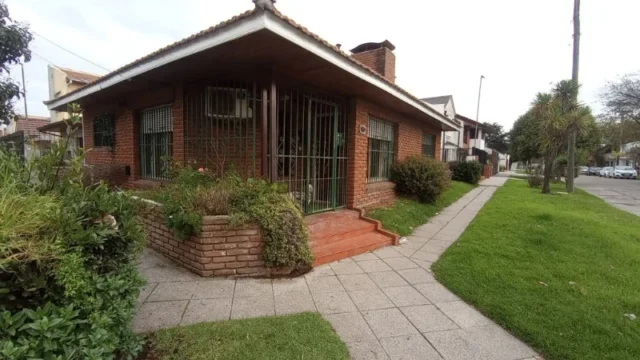 Casas, chalets en Venta — Falkner 4900