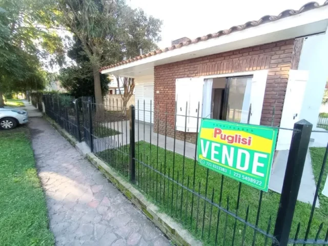 Casas, chalets en Venta — Joaquina Acevedo 6000