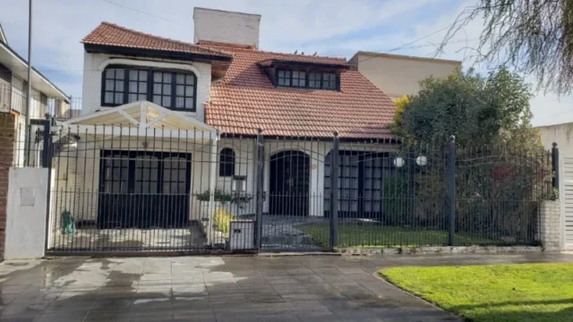 Casas, chalets en Venta — Valencia 5850