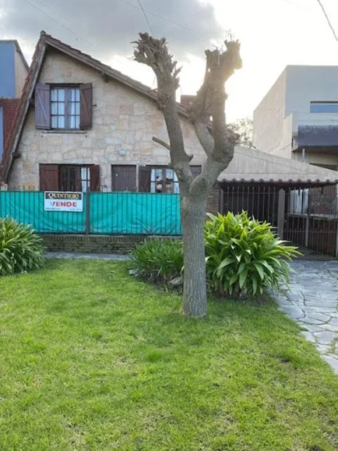 Casas, chalets en Venta — Av. Mario Bravo 2301