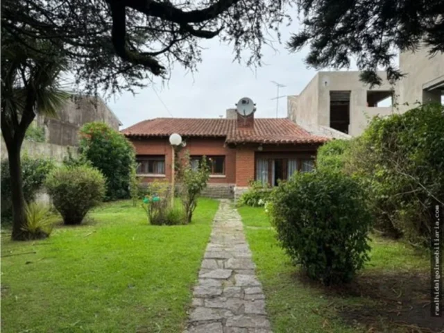 Casas, chalets en Venta — Santiago del Estero y Pringles