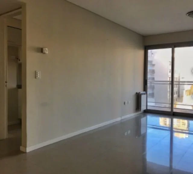 Departamentos, pisos y semipisos en Venta — Hipolito Yrigoyen 1147