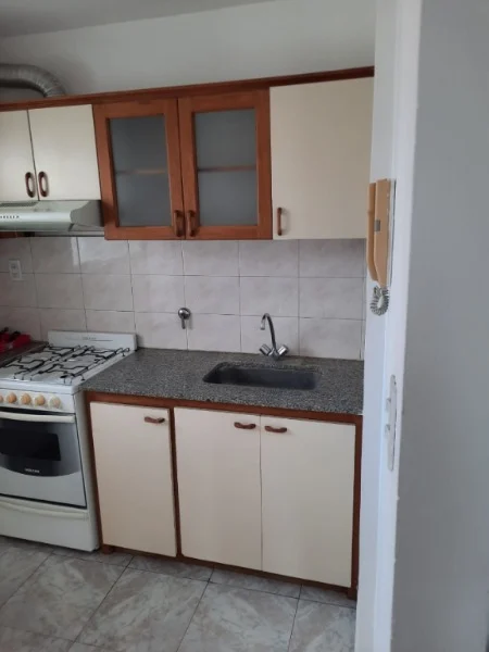 Departamentos, pisos y semipisos en Venta — Laprida y Guido