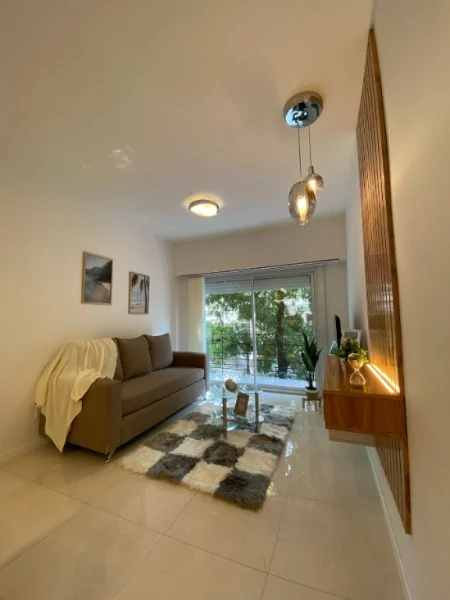 Departamentos, pisos y semipisos en Venta — Bolívar 2644