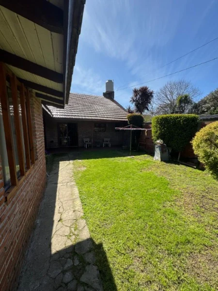 Casas, chalets en Venta — caseros 5277