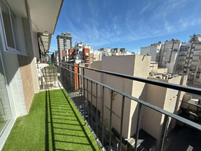 Departamentos, pisos y semipisos en Venta — entre rios 2050