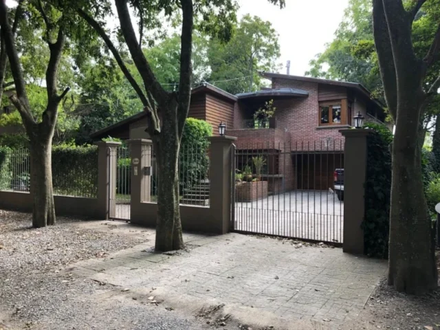 Casas, chalets en Venta — zacagnini 6000