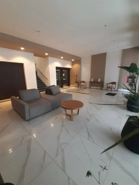 Departamentos, pisos y semipisos en Venta — Moreno 2100