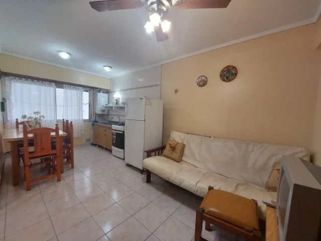 Departamentos, pisos y semipisos en Venta — Av. Colón 1600