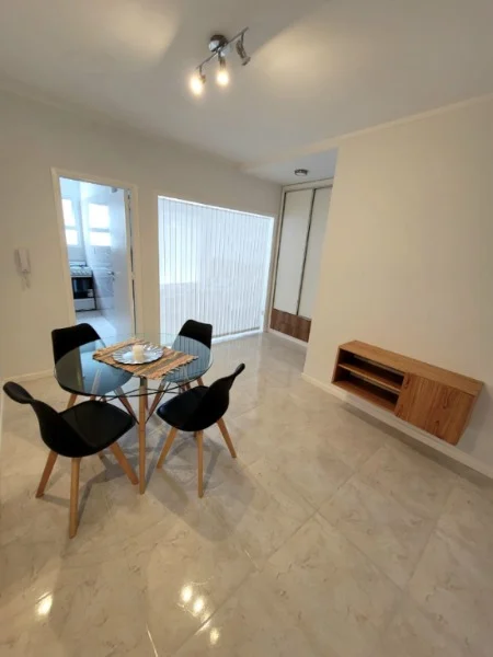 Departamentos, pisos y semipisos en Venta — Av. Luro 2529