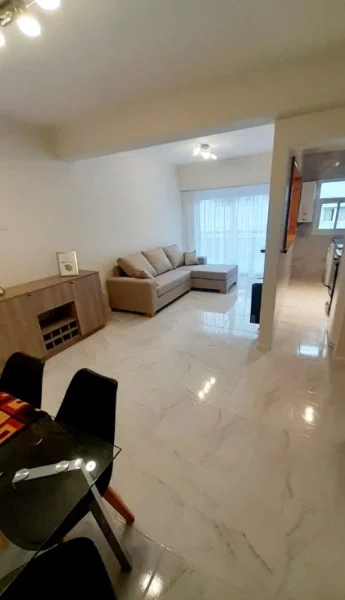 Departamentos, pisos y semipisos en Venta — Moreno 2471