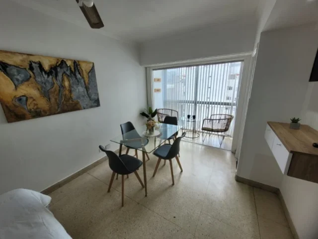Departamentos, pisos y semipisos en Venta — Bolívar 2306