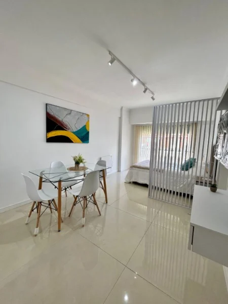 Departamentos, pisos y semipisos en Venta — Moreno 2415