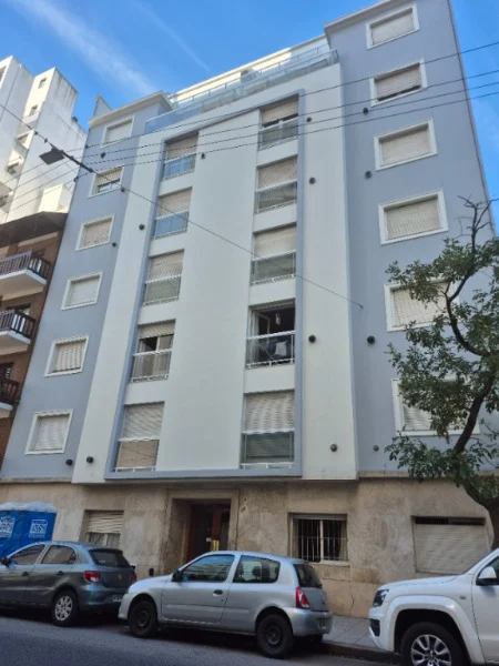Departamentos, pisos y semipisos en Venta — Hipólito Yrigoyen 1250