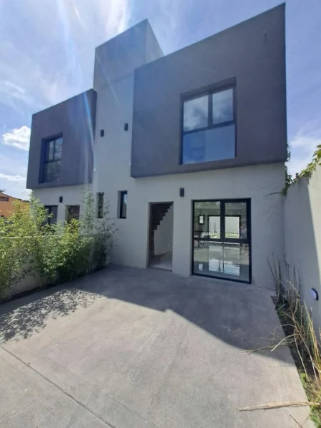 Dúplex en Venta — Caseros 5555