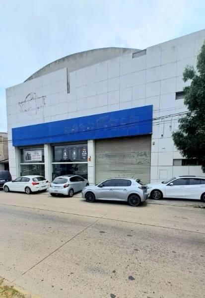 Locales en Alquiler — Av Champagnat al 2000