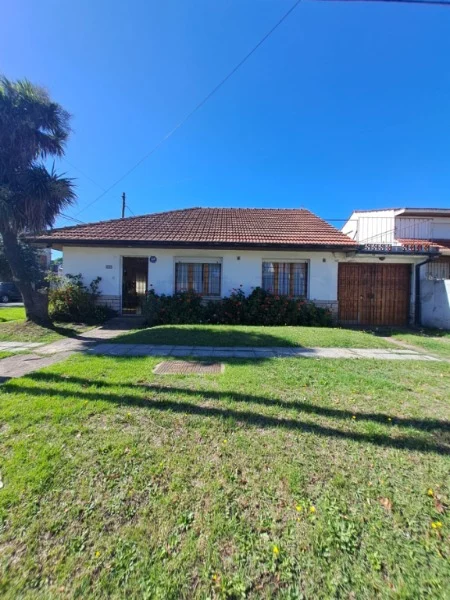 Casas, chalets en Venta — Brandsen 6095
