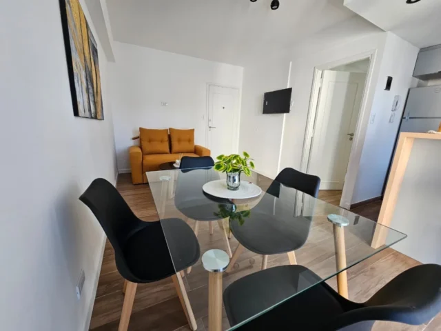 Departamentos, pisos y semipisos en Venta — Bolívar 2306