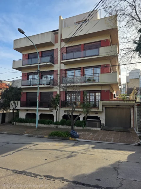 Departamentos, pisos y semipisos en Alquiler — ALVEAR 2453